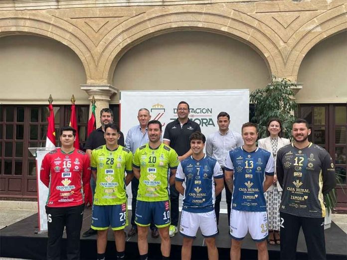 El Balonmano Zamora presenta sus nuevas equipaciones de juego para la ...
