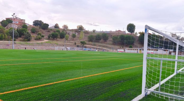 El Ayuntamiento autoriza el uso del campo grande de Valorio tras una inversión de 560.000 € y pide disculpas por los retrasos en las obras