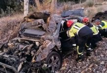 Grave accidente de tráfico en la A-52