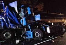 Un choque múltiple de cuatro camiones en la A-6 a la altura de Villalpando se cobra la vida de un camionero