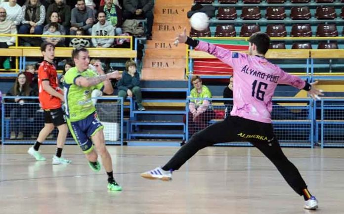 El Balonmano Zamora firma una remontada de carácter en la pista del ...