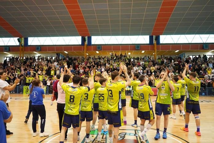 El Balonmano Zamora abre las puertas de su último entrenamiento a la ...