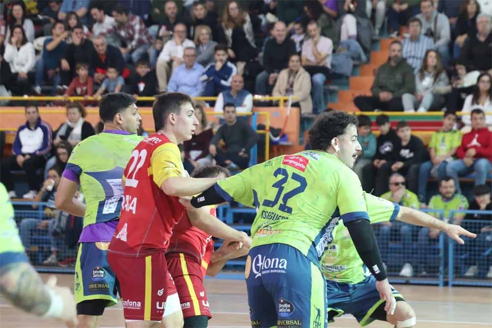 El Balonmano Zamora arrasa al Atlético Valladolid B y consolida su ...