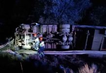 Un camionero de unos 60 años herido y atrapado tras una salida de vía en la N-631 a su paso por Rionegro del Puente