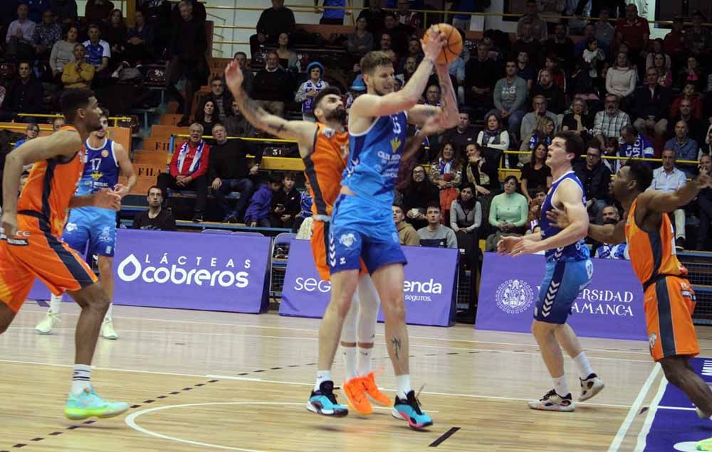 cb zamora uno