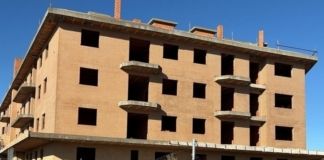 UPL acusa a la Junta de «vender humo» con la vivienda en Zamora: firma protocolos sin dinero mientras apenas ejecuta el 17% de lo prometido
