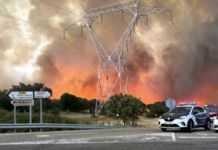 El incendio de Fermoselle reduce su peligrosidad tras estabilizar los flancos más comprometidos, aunque el fuego sigue activo