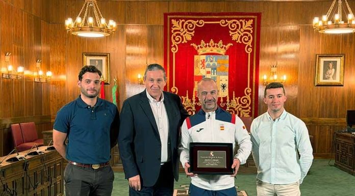 La Diputación homenajea al culturista Freddy Lorenzo por su nuevo éxito internacional