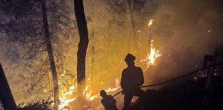 Mejora la situación del incendio de Fermoselle tras una noche de intenso trabajo