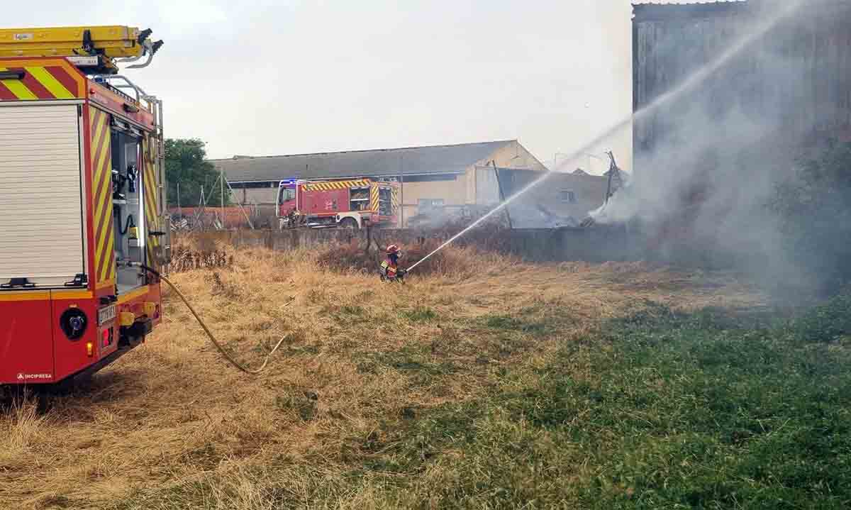 incendio nave tres