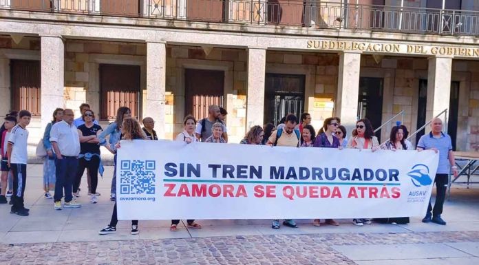 Los usuarios del AVE de Zamora declaran la guerra a Renfe por calificar de «inviable» el tren madrugador