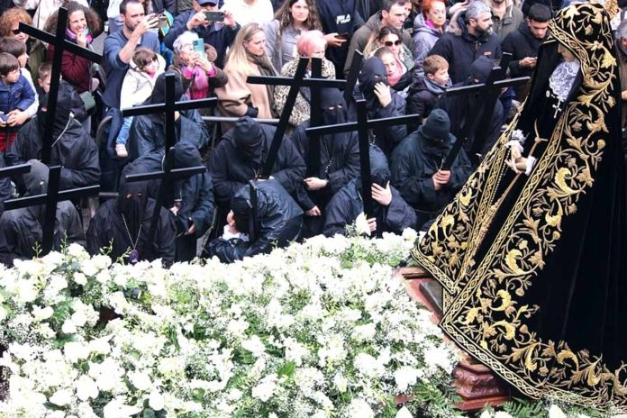 nazareno cruces uno