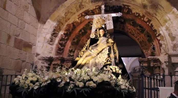 nuestra madre tres