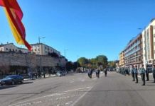 La Guardia Civil ensaya en la Avenida de la Feria el desfile del Día de la Hispanidad