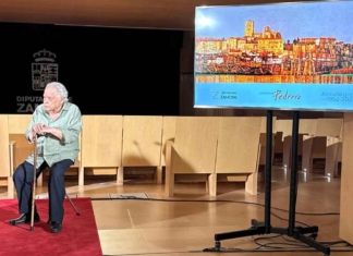 El triunfo del arte y la memoria: Antonio Pedrero inaugura su gran exposición antológica en el Teatro Ramos Carrión