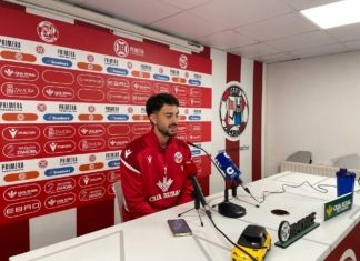 Iker Piedra quiere estrenar el casillero de victorias en casa: «Tenemos muchas ganas de darle los tres puntos a la afición»