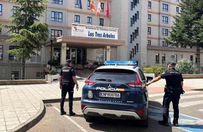 La Policía Nacional detiene a dos ‘tironeros’ por varios robos con ...