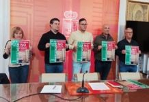 El Ayuntamiento, plataformas vecinales y sindicatos unen fuerzas para exigir a la Junta la continuidad de las 167 plazas de la residencia de Los Tres Árboles