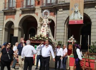 Zamora renueva su vínculo con la Virgen de la Concha con la tradicional ofrenda en la Plaza Mayor