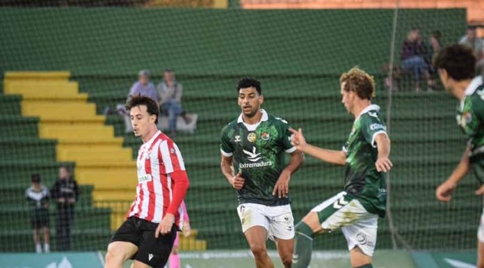 El Zamora CF se hunde en Cáceres y cae ante un rival que fue muy superior en la segunda mitad