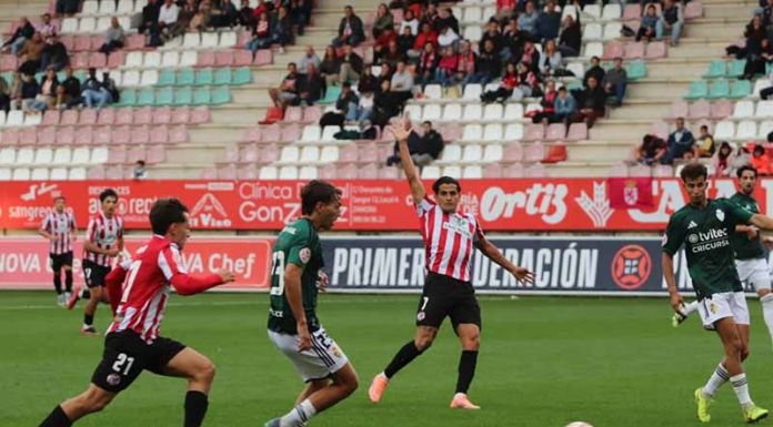 El Zamora CF deja escapar la victoria ante la Ponferradina en un derbi marcado por la polémica arbitral (1-1)